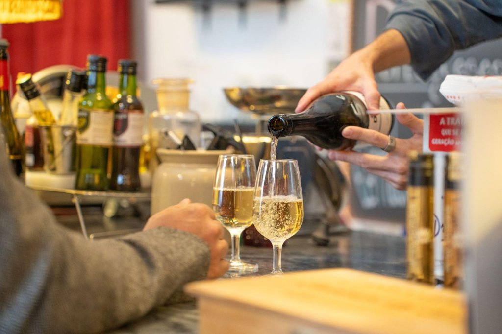Wine Tour from Lisbon or Wine Tasting in the City? How to Choose